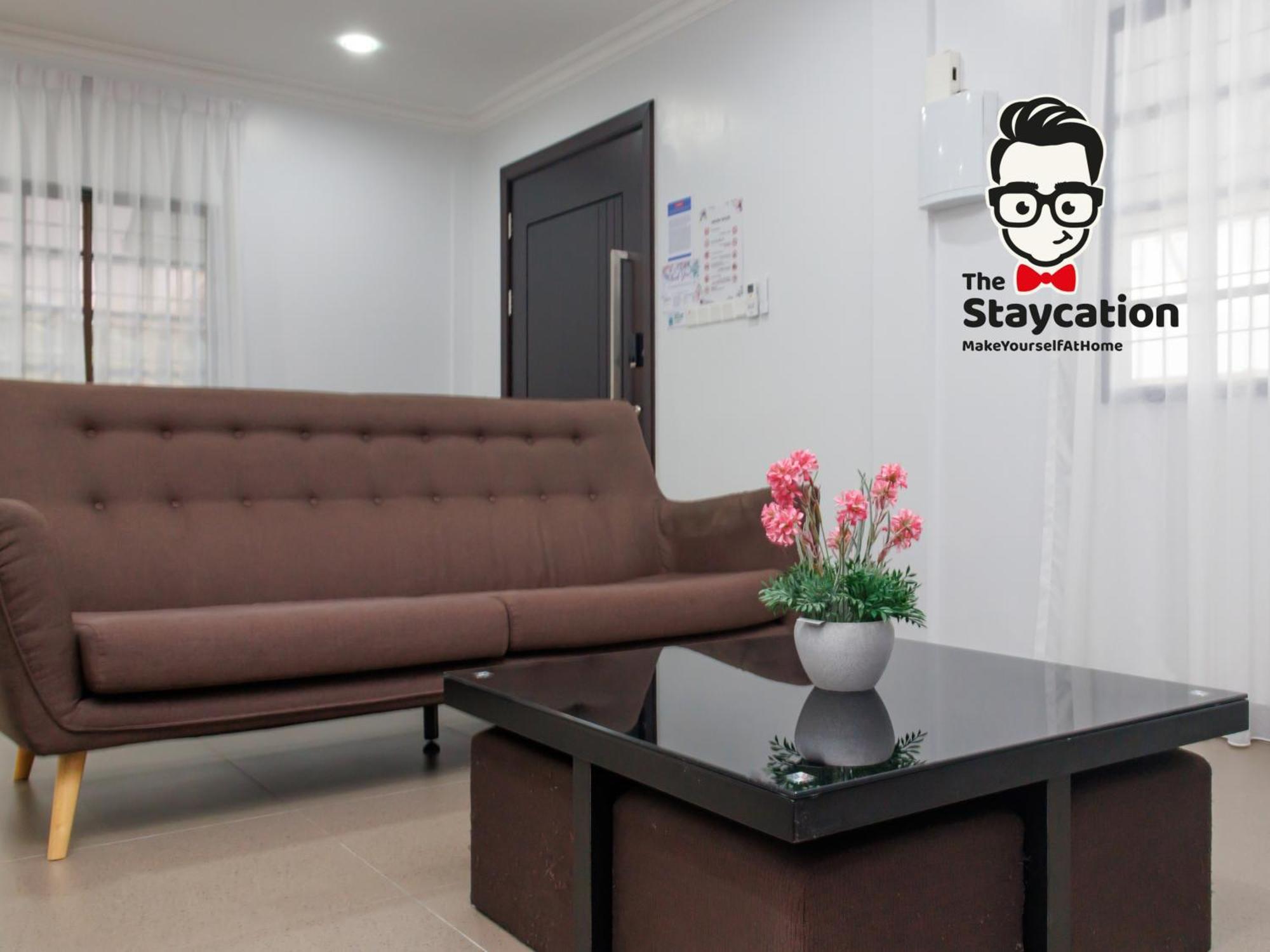 Staycation Homestay 51 Luxe Garden Homestay Kuching Eksteriør billede